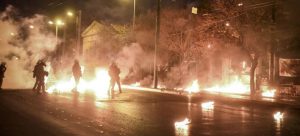 Πολυτεχνείο: 19 συλλήψεις για τα επεισόδια -Μολότοφ, φωτιές και χημικά