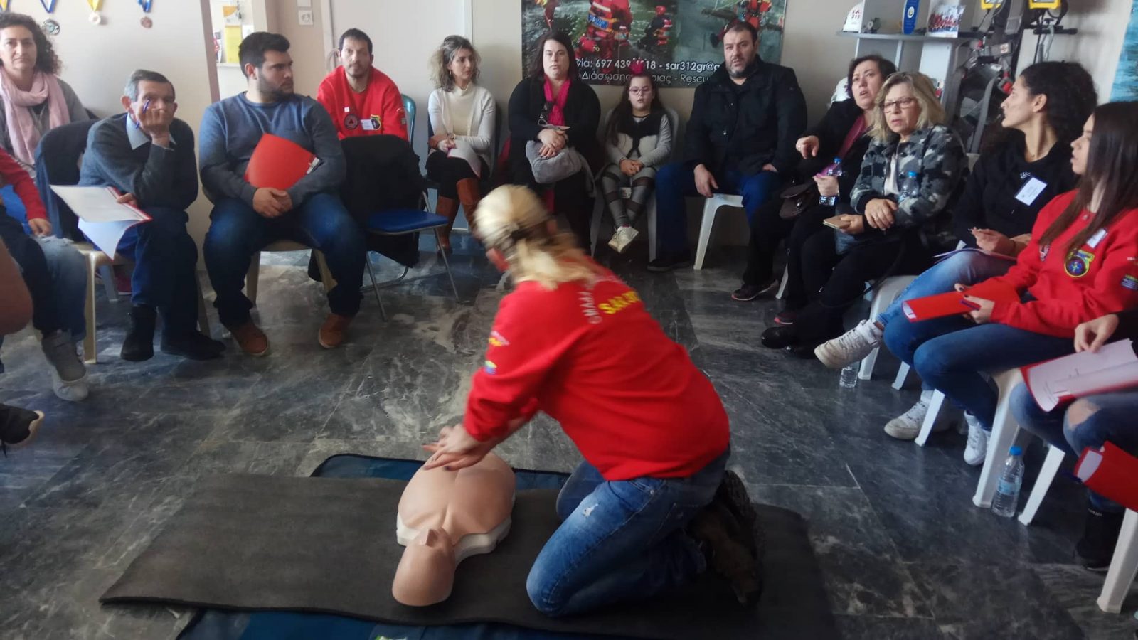 Σεμινάριο ζωής με χρήση αυτόματου απινιδωτή από τη SAR 312-ΦΩΤΟ