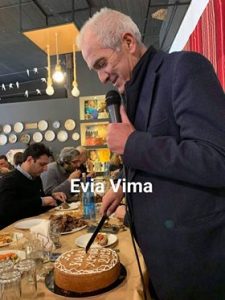 Έκοψε την πρωτοχρονιάτικη πίτα η ΔΕΥΑΚΑ – ΦΩΤΟ