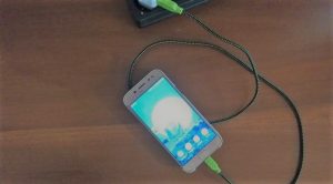 Προσέξτε γιατί τα κινητά  έχουν τόσο κοντό το καλώδιο του φορτιστή