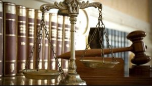 Τα δύο όπλα στη “μάχη” για τα κομμένα δώρα – Με το βλέμμα στο ΣτΕ οι δημόσιοι υπάλληλοι