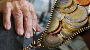 “Αντίδωρα” για όσους χάνουν το ΕΚΑΣ