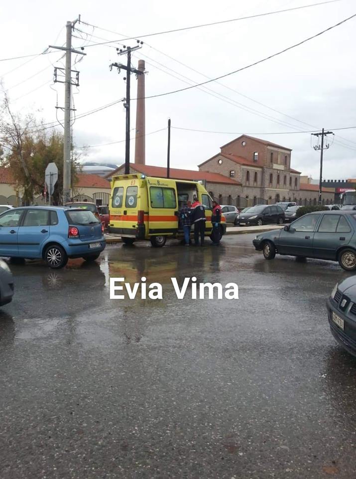 Τροχαίο στη Χαλκίδα-Τραυματίστηκε ο οδηγός του ενός ΙΧ-Νέες ΦΩΤΟ