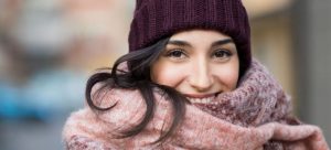 10 τρόποι για να μην κρυώνεις ακόμη κι αν έξω έχει πολικές θερμοκρασίες