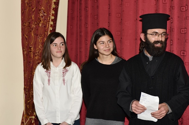 Χριστουγεννιάτικη γιορτή κατηχητικών της Ενορίας Αγίου Παντελεήμονος Λ. Αιδηψού
