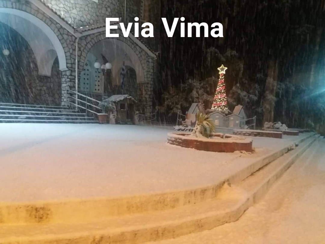 Όμορφες εικόνες από χιονισμένα χωριά στην Εύβοια