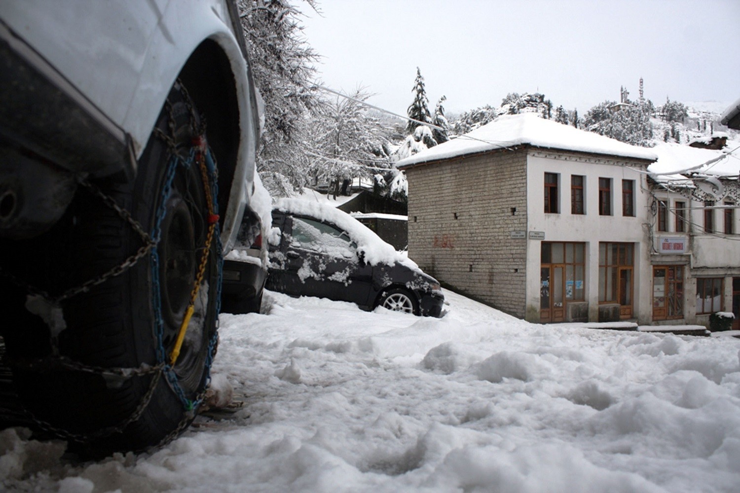 Χιονοπτώσεις στην Εύβοια: Σε ποιους δρόμους χρειάζονται αλυσίδες