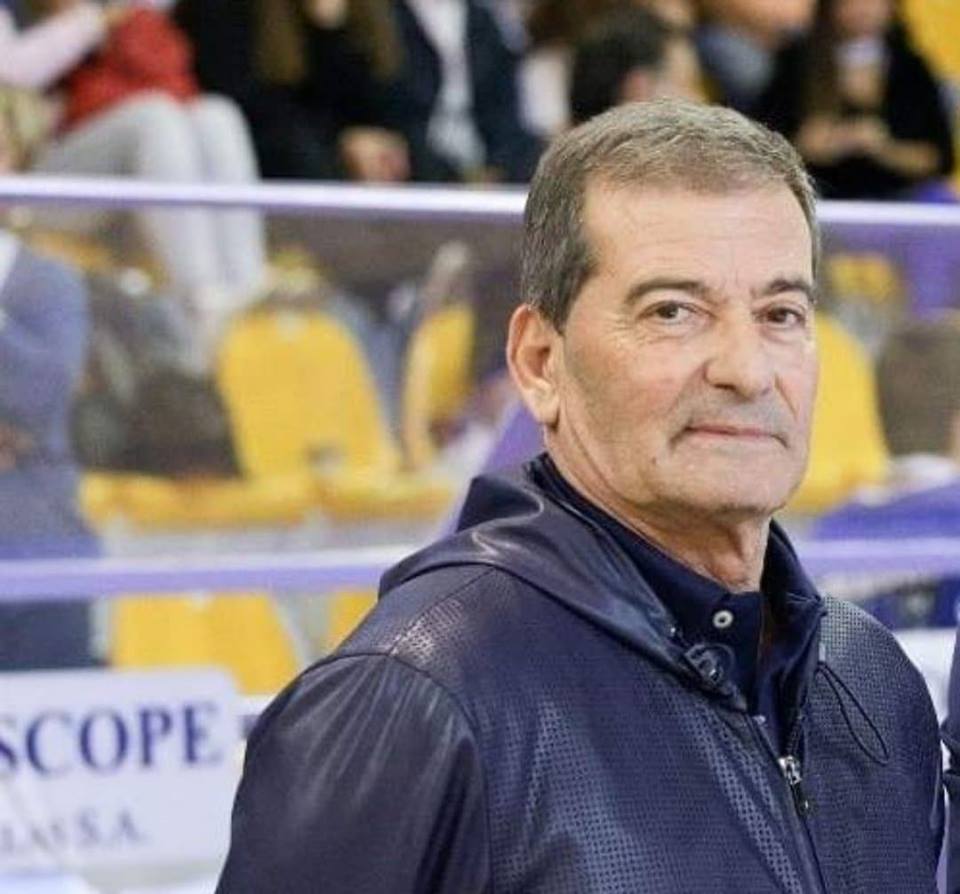 Τα χρόνια πολλά της ΚΑΕ Κύμης στον ιδιοκτήτη Γιάννη Θεοδώρου
