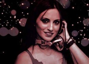 Από τα decks στην πολιτική