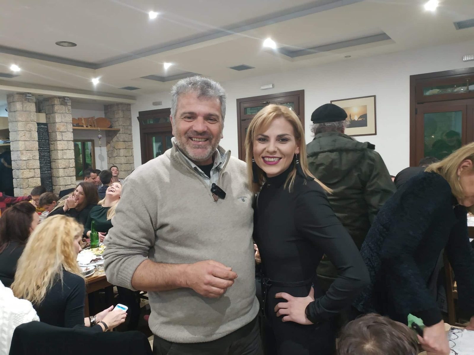 Στην κοπή της πρωτοχρονιάτικης πίτας της χορευτικής ομάδας Σκύρου παρέστη ο Νίκος Μαυρίκος