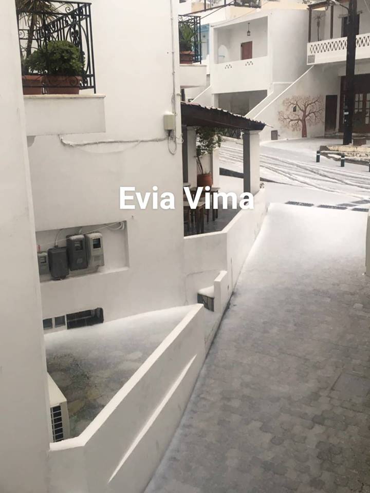Νέες φώτο από αναγνώστες μας στη χιονισμένη Σκύρο