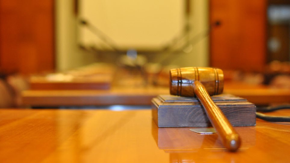 “Κούρεψαν» τα χρέη μητέρας με 14 δάνεια