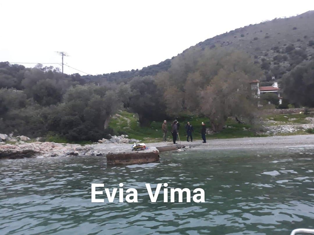 ΤΩΡΑ-Άνδρες του Λιμεναρχείου και της Ομάδας SAR 312 στην παραλία Αγ.Δημητρίου-ΦΩΤΟ