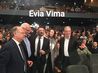 Γέμισε από νωρίς το Δημοτικό Περιφερειακό Θέατρο Ρούμελης στη Λαμία για την ομιλία του Φάνη Σπανού -ΦΩΤΟ