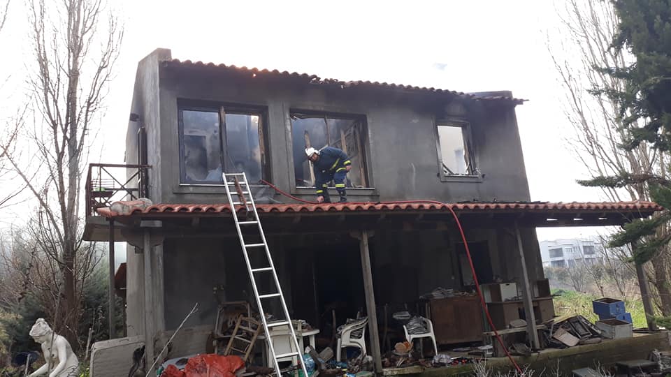 Φωτιά σε σπίτι στο Μαντούδι-Άμεση επέμβαση του Πυροσβεστικού Κλιμακίου Μαντουδίου