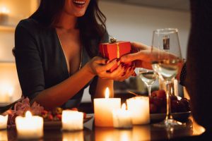 Τι φέρνει ο Άγιος Βαλεντίνος στην Ελλάδα