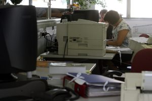 Επιδόματα τριετιών: Ποιοι δικαιούνται επιπλέον μισθό έως 195 ευρώ τον μήνα