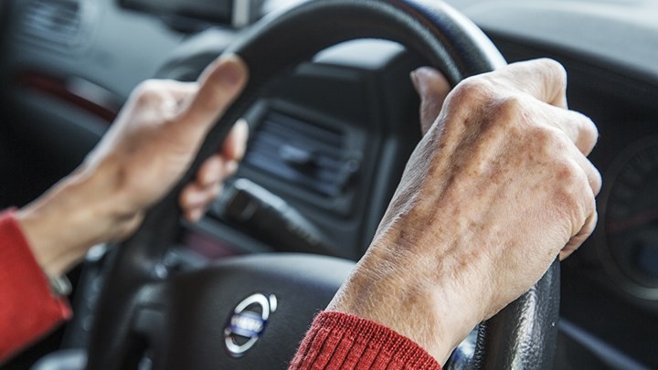 Για ποιους οδηγούς καταργείται το παράβολο ανανέωσης της άδειας