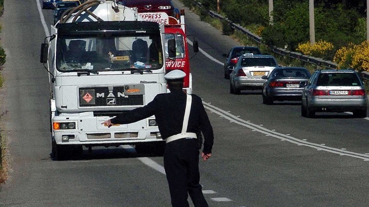 Τροχαία-Απαγόρευση κυκλοφορίας φορτηγών για το τριήμερο της 25ης Μαρτίου