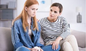 Πώς να βοηθήσετε κάποιον που παθαίνει κρίση πανικού – Τι πρέπει να του λέτε