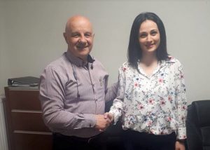 Υποψήφια με το συνδυασμό ΛΥΣΗ ΤΩΡΑ η Βίκυ Ρίζου