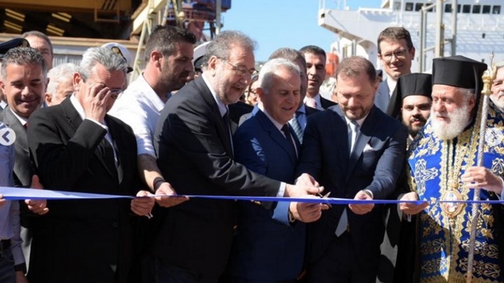 Εγκαίνια της ανακαινισμένης δεξαμενής στο ναυπηγείο Σύρου