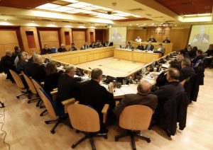 ΚΕΔΕ: «Όχι» στις προεκλογικές προσλήψεις που προωθεί η κυβέρνηση