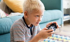 Άρνηση παιδιού να κλείσει την κονσόλα των παιχνιδιών: Τι μπορεί να κάνει ο γονιός;