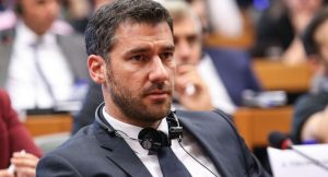 Υποψηφιότητα-έκπληξη του Γιούρκα Σεϊταρίδη με τον Κώστα Μπακογιάννη