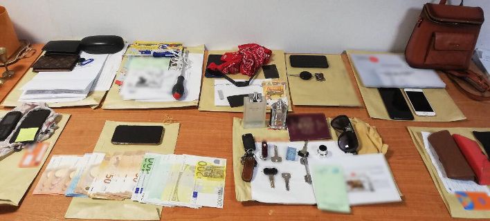 Εξαρθρώθηκε σπείρα που «χτυπούσε» σπίτια σε 13 περιοχές της Αττικής-Με δομή διεθνών εγκληματικών ομάδων