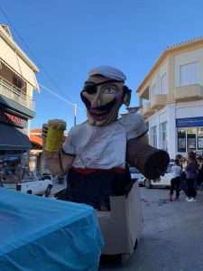 Το γλέντησαν για τα καλά στο Καρναβάλι της Κύμης-ΒΙΝΤΕΟ