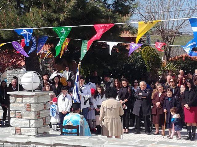 Παρέλαση στο χωριό Οκτωνιά του δήμου Κύμης Αλιβερίου-ΦΩΤΟ&ΒΙΝΤΕΟ