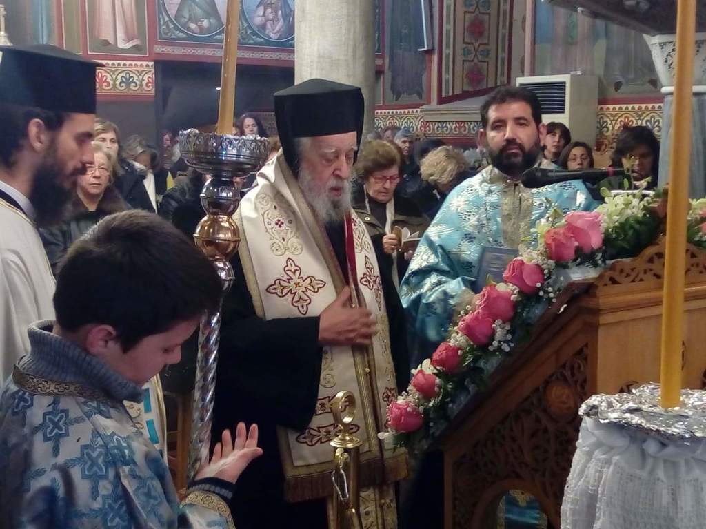 Ο Μητροπολίτης Καρυστίας Σεραφείμ στους Γ’ Χαιρετισμούς στον Ι.Ν. Οσίου Λουκά Αλιβερίου