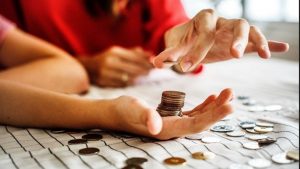 Στοιχεία – σοκ για τα εισοδήματα των Ελλήνων – Χάθηκαν 26,7 δισ. ευρώ