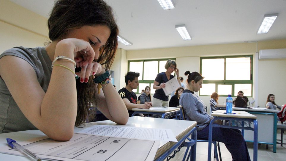 Αλλαγές στις Πανελλαδικές: Το επίσημο «τελικό» σχέδιο του υπουργείου Παιδείας – Τι αλλάζει στο Λύκειο