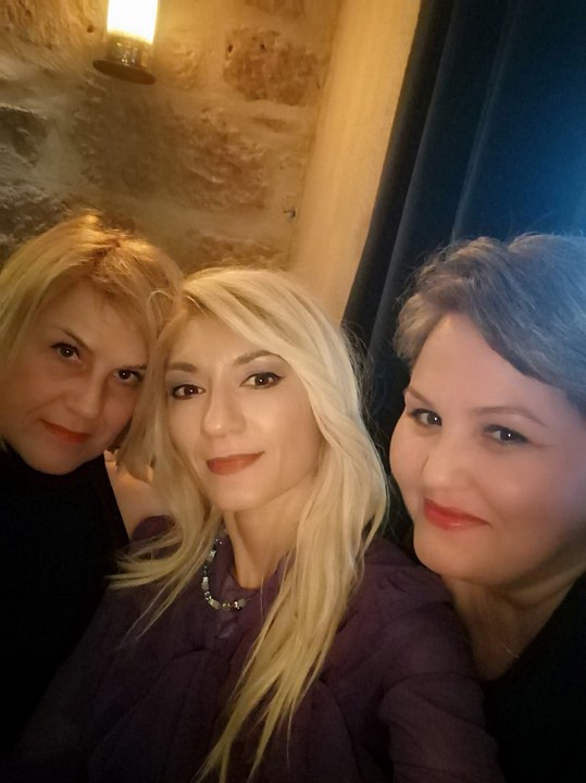 Και οι τρεις κυρίες παρούσες στο party της Νεολαίας του Χρήστου Παγώνη