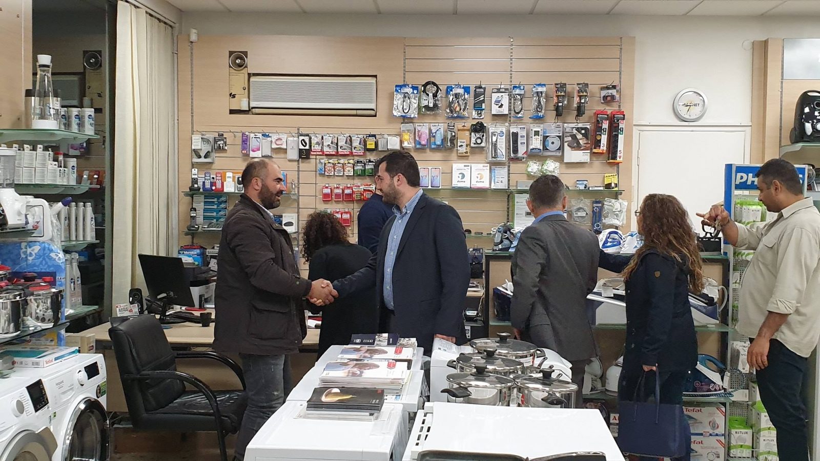 Θερμή υποδοχή στο Φάνη Σπανό σε Λάρυμνα, Μαρτίνο, Μαλεσίνα