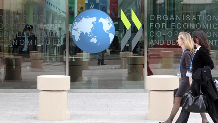 Αποκαλυπτική έκθεση του ΟΟΣΑ για τη σύνθλιψη της μεσαίας τάξης – Τι λέει για την Ελλάδα