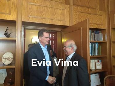 Ο Νίκος Παπανδρέου αυτή την ώρα στο Δήμαρχο Χαλκιδέων-ΦΩΤΟ