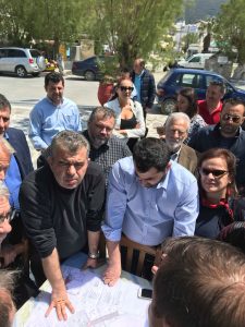 Δίπλα στο Φάνη  η Όλγα  Μπόκαρη