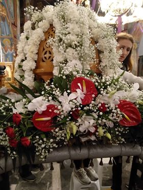 Δήμαρχος της Εύβοιας σήκωσε τον επιτάφιο