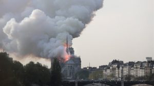 Ανακάλυψη μέσα στα αποκαΐδια της Παναγίας των Παρισίων -Δείτε τι βρήκαν-ΦΩΤΟ