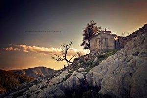 Γιορτάζει το γραφικό εξωκλήσι του Αγίου Γεωργίου στην Κύμη