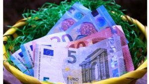 Αντίστροφη μέτρηση για την πληρωμή του δώρου Πάσχα – Τι πρέπει να γνωρίζετε