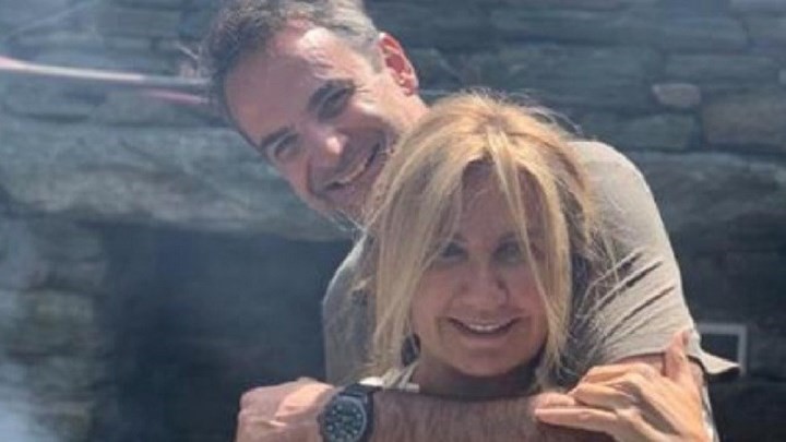 Ευχές από τον Κυριάκο Μητσοτάκη και τη σύζυγό του για το Πάσχα-ΦΩΤΟ