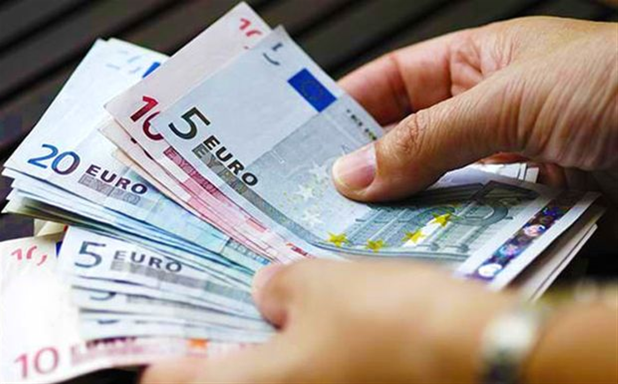 Εφάπαξ επίδομα 400 ευρώ: Ποιοι είναι οι δικαιούχοι – Πότε θα το πληρωθούν