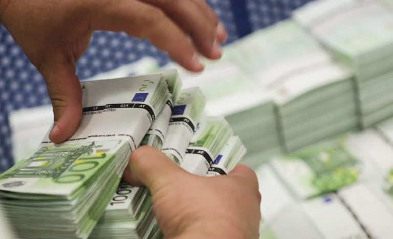 Αυτά είναι τα νέα χαρτονομίσματα των 100 και 200 ευρώ -Πότε κυκλοφορούν -ΦΩΤΟ