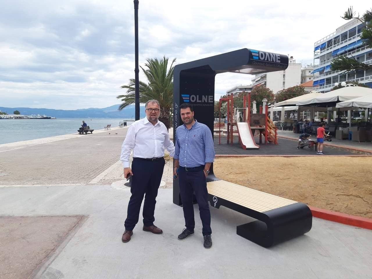 Το νέο “έξυπνο” παγκάκι στην παραλία της Χαλκίδας, της Αρτάκης και της Ερέτριας