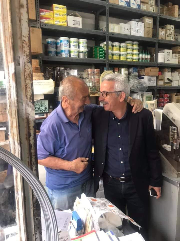 Tο εμπορικό κέντρο της Χαλκίδας επισκέφθηκε ο Δημήτρης Αναγνωστάκης-ΦΩΤΟ