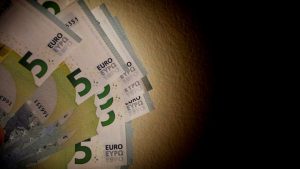 Σε πόσες δόσεις μπορείτε να ρυθμίσετε τα χρέη σας στην εφορία – Τι ισχύει για τα φυσικά και νομικά πρόσωπα